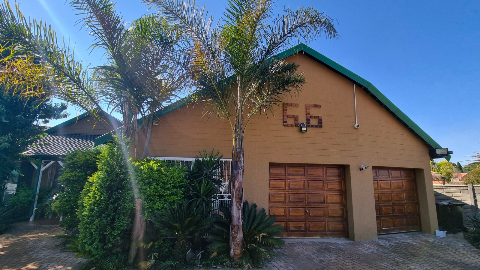 66 Lessing St (1)
