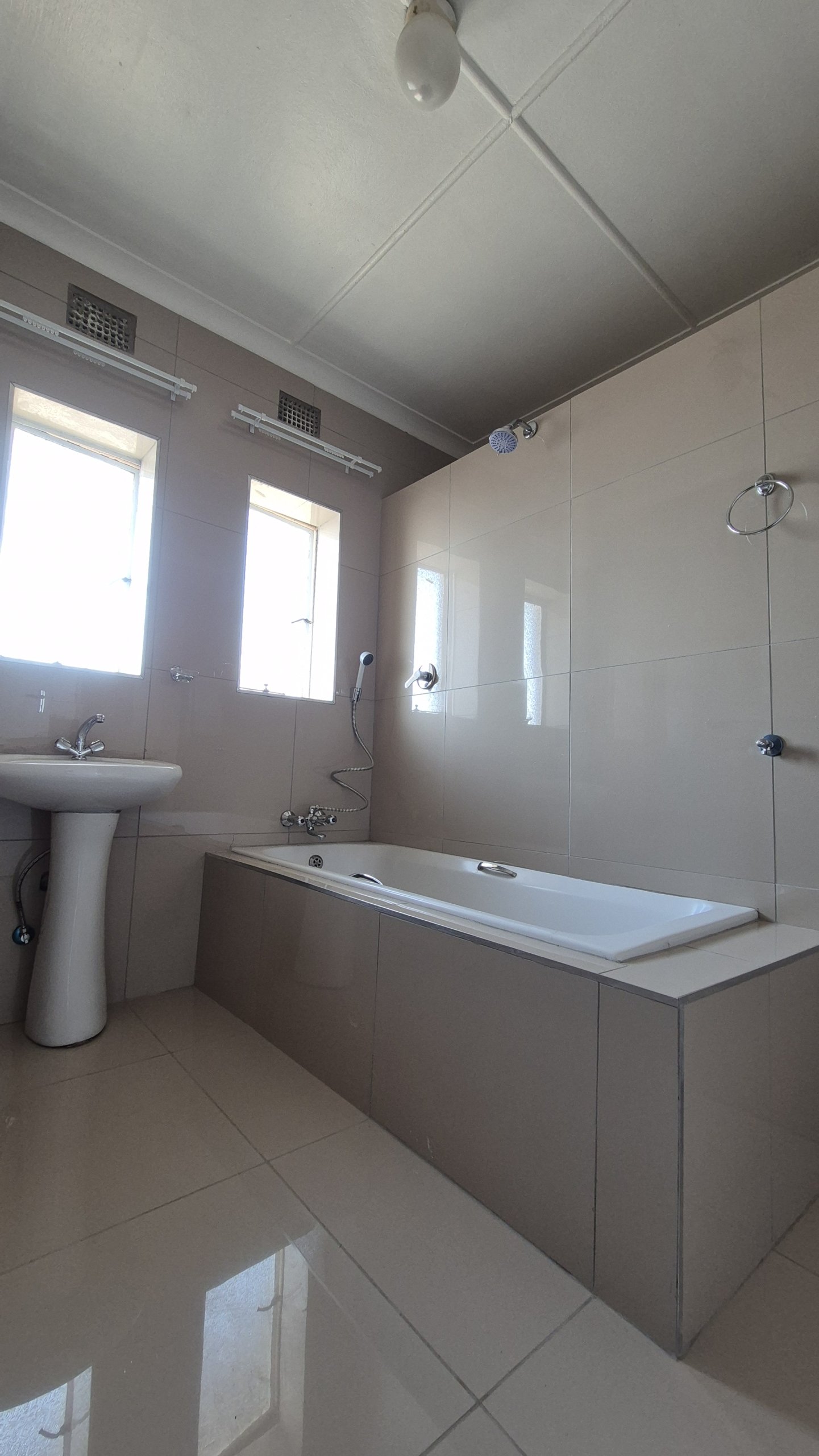 BATHR11